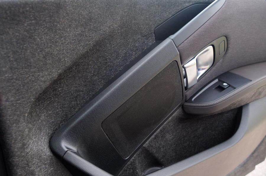  BMW i3 2014 года  (фото 228 из 240)